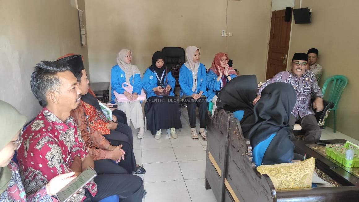 Rapat Evaluasi Pemdes Kubangkangkung dengan Mahasiswa KKN