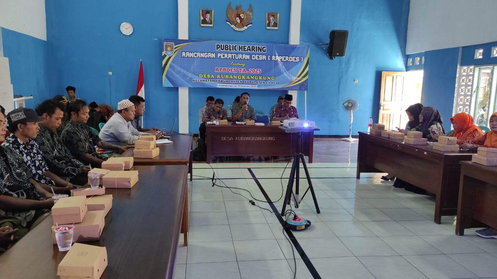 PUBLIC HEARING RAPERDES tentang APBDES TA 2025 Desa Kubangkangkung