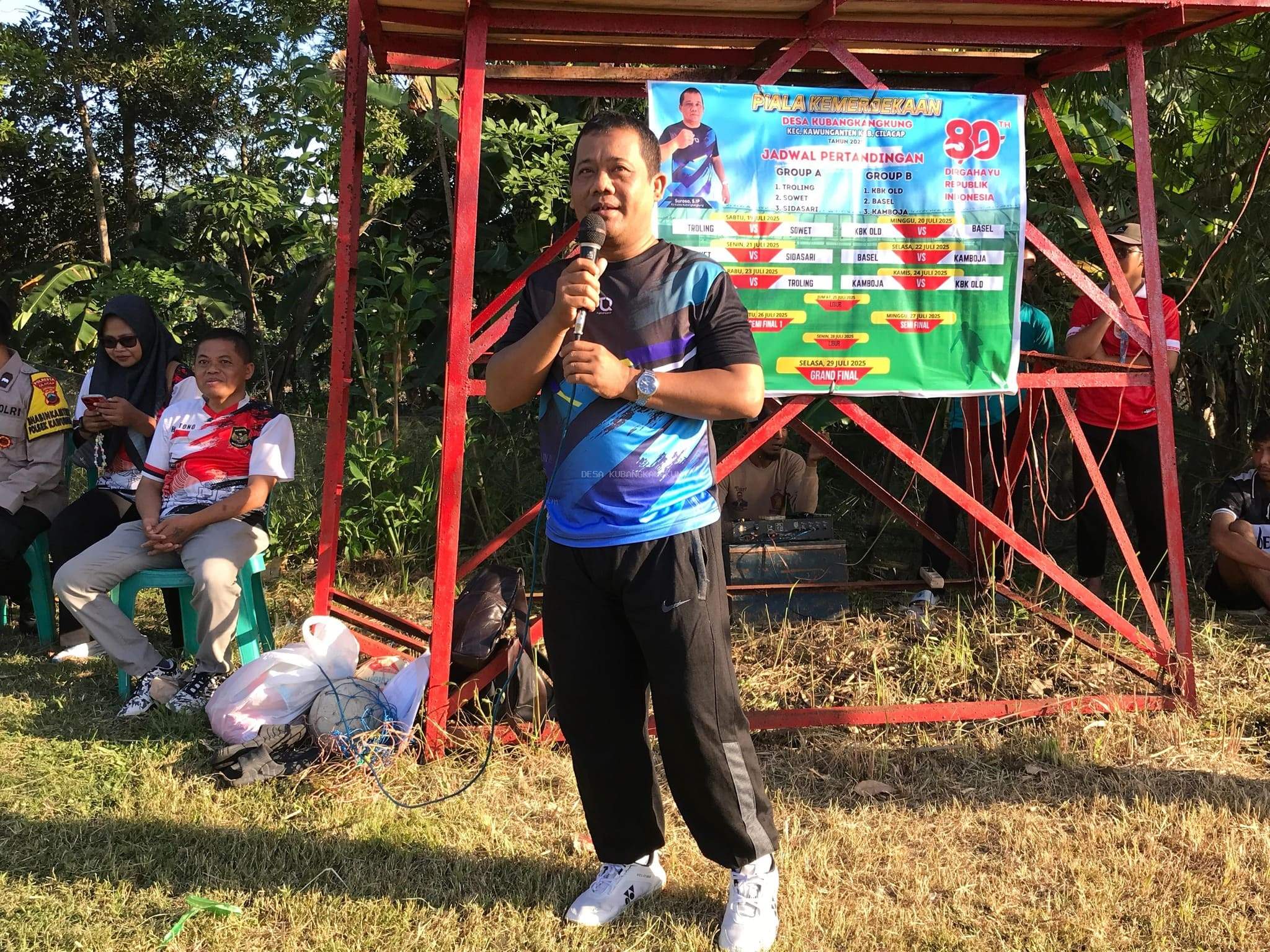 Pembukaan Turnamen Sepakbola Piala Kemerdekaan Desa Kubangkangkung 2025