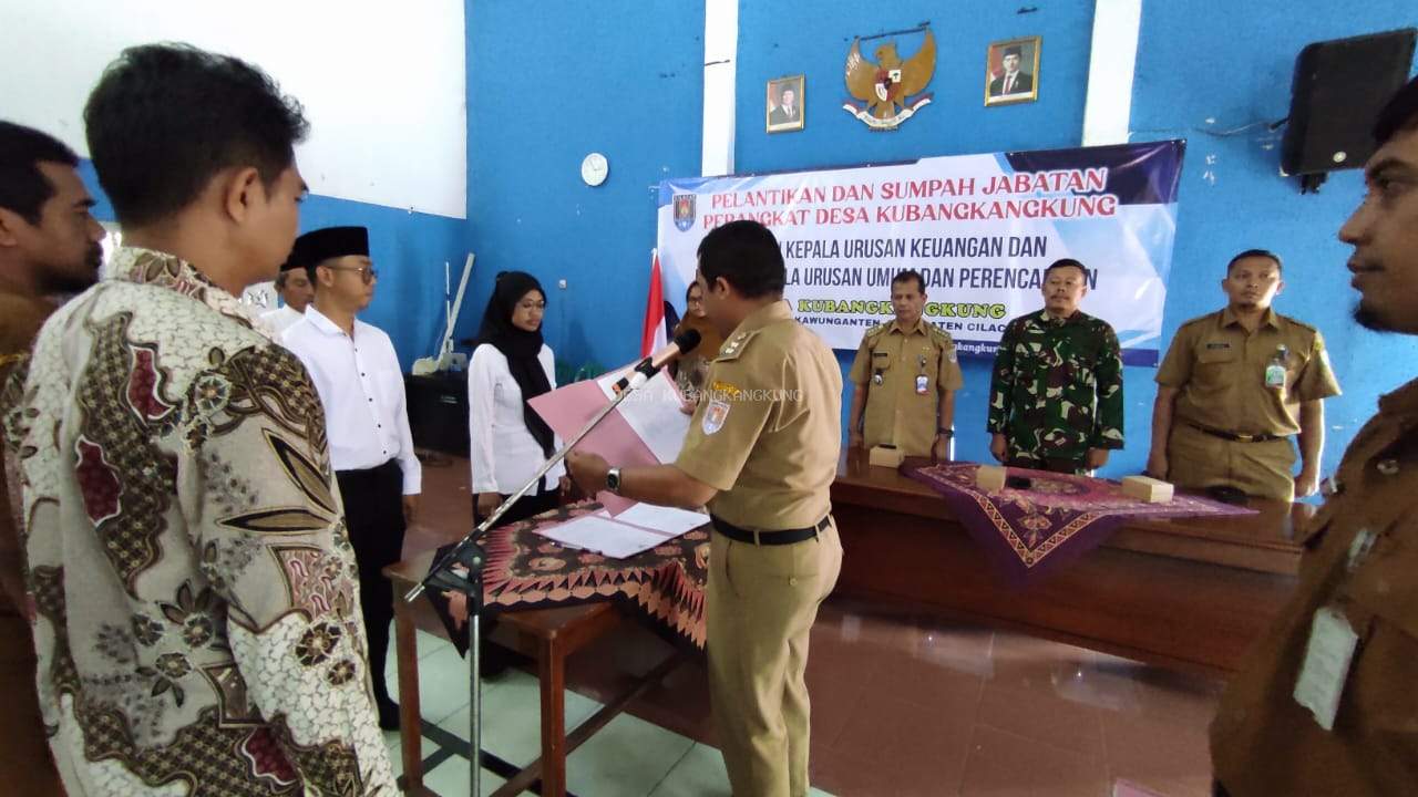 PELANTIKAN DAN PENGAMBILAN SUMPAH JABATAN